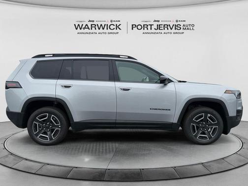 Silver Zynith Clearcoat 2026 Jeep Cherokee LAREDO/LIMITED