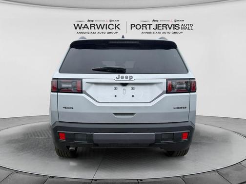 Silver Zynith Clearcoat 2026 Jeep Cherokee LAREDO/LIMITED