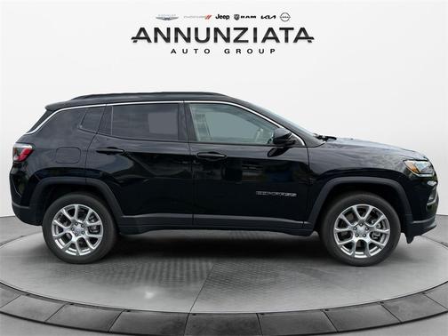 2024 Jeep Compass Latitude Lux