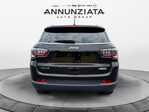 2024 Jeep Compass Latitude Lux
