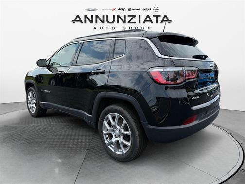 2024 Jeep Compass Latitude Lux