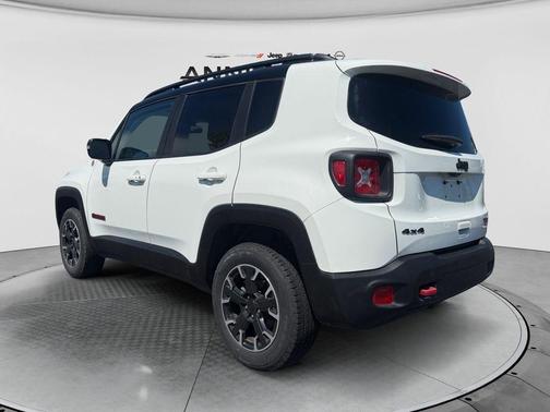 Alpine White Clearcoat 2023 Jeep Renegade Trailhawk