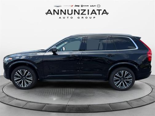2022 Volvo XC90 T6 Momentum 7 Passenger