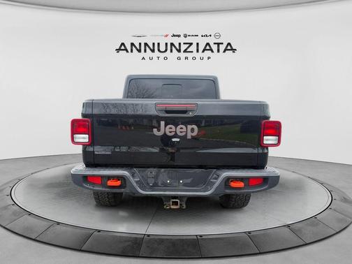 Black Clearcoat 2021 Jeep Gladiator Mojave