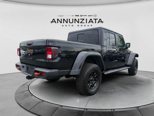 Black Clearcoat 2021 Jeep Gladiator Mojave
