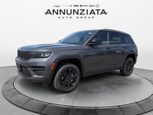 2025 Jeep Grand Cherokee Laredo