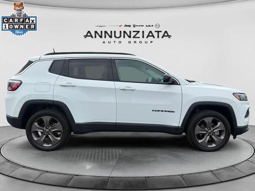 Bright White Clearcoat 2022 Jeep Compass Latitude Lux