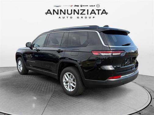 2022 Jeep Grand Cherokee L Laredo