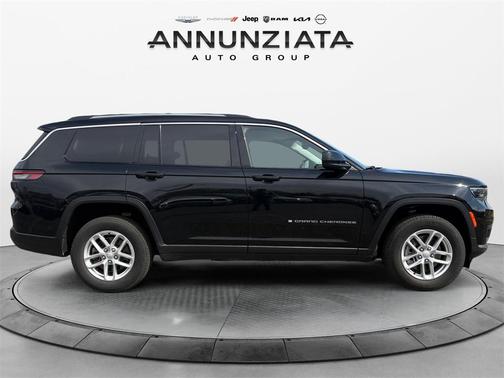 2022 Jeep Grand Cherokee L Laredo