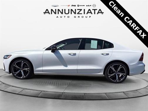 2024 Volvo S60 B5 Core Dark Theme