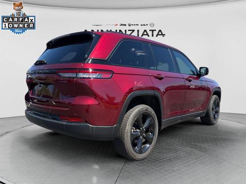 Velvet Red Pearlcoat 2023 Jeep Grand Cherokee Altitude