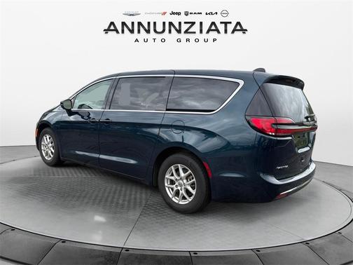 2023 Chrysler Pacifica Touring-L