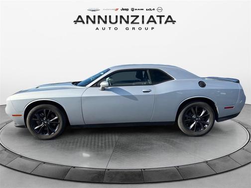 2022 Dodge Challenger SXT