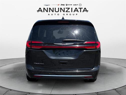2023 Chrysler Pacifica Touring-L
