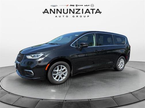 2023 Chrysler Pacifica Touring-L