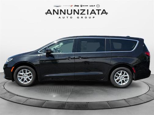 2023 Chrysler Pacifica Touring-L