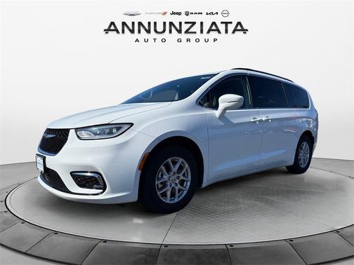 2022 Chrysler Pacifica Touring-L