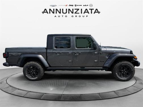 2022 Jeep Gladiator Sport