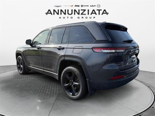 2022 Jeep Grand Cherokee Altitude