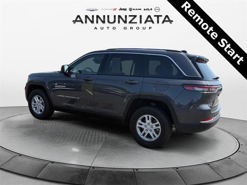 2022 Jeep Grand Cherokee Laredo