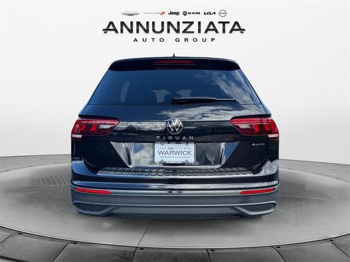 2024 Volkswagen Tiguan 2.0T Wolfsburg Edition