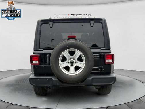 Black Clearcoat 2022 Jeep Wrangler Sport