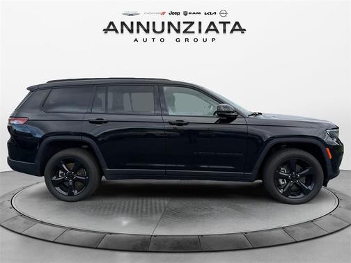 2022 Jeep Grand Cherokee L Laredo
