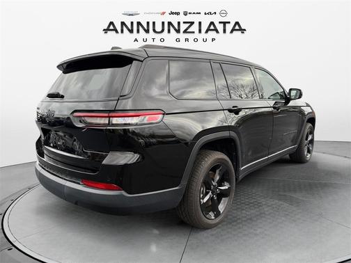 2022 Jeep Grand Cherokee L Laredo