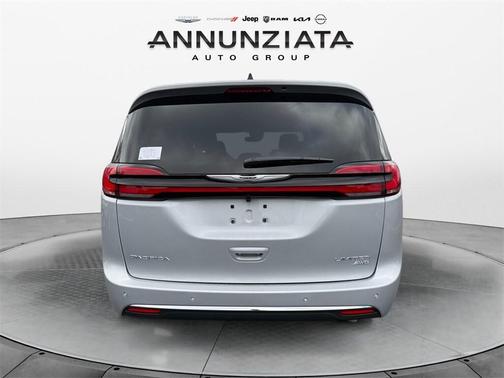2026 Chrysler Pacifica Limited