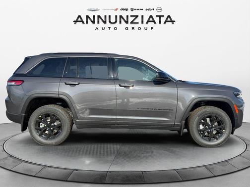 2026 Jeep Grand Cherokee Laredo