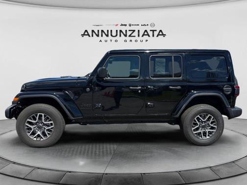 Black Clearcoat 2025 Jeep Wrangler Sahara