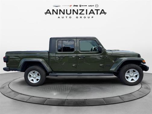2022 Jeep Gladiator Sport