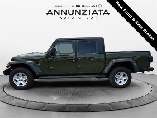2022 Jeep Gladiator Sport