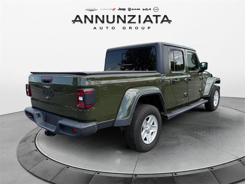 2022 Jeep Gladiator Sport
