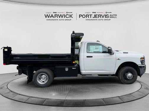 Bright White Clearcoat 2026 RAM 3500 Tradesman/Big Horn
