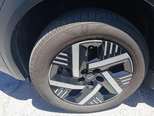 Gun Metallic 2026 Nissan Kicks SV
