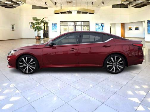 2021 Nissan Altima SR VC-Turbo FWD