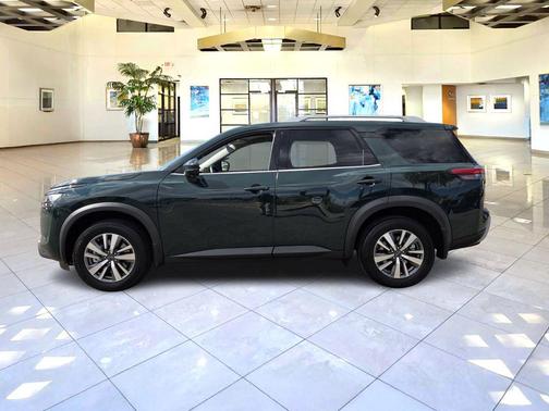 2024 Nissan Pathfinder SL FWD
