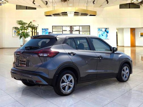 Gun Metallic 2021 Nissan Kicks S