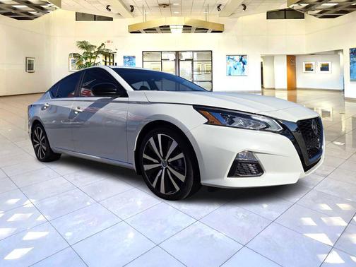 2020 Nissan Altima SR FWD