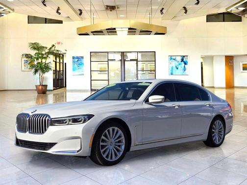 Mineral White Metallic 2020 BMW 740 740i