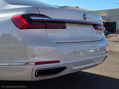 Mineral White Metallic 2020 BMW 740 740i