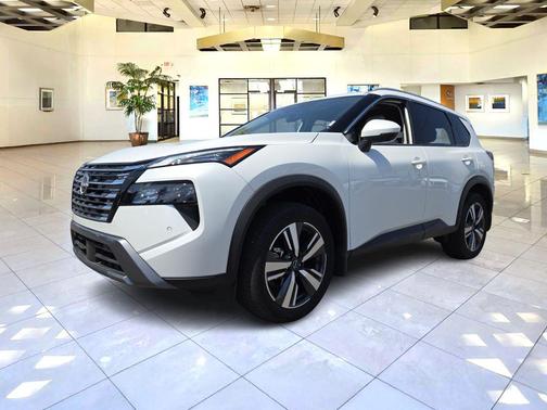 2025 Nissan Rogue SL