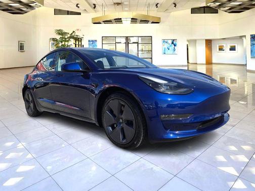 2022 Tesla Model 3 Long Range