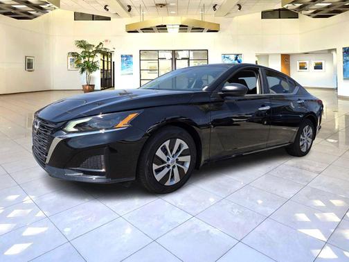 2025 Nissan Altima S FWD