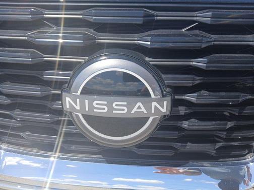 Super Black 2023 Nissan Rogue SV