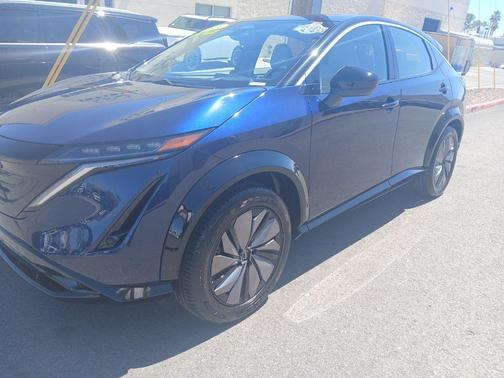 Deep Ocean Blue Pearl/Black Diamond Pearl 2024 Nissan ARIYA ENGAGE