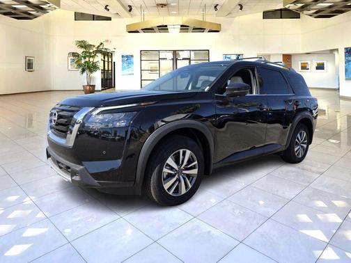 2025 Nissan Pathfinder SL FWD