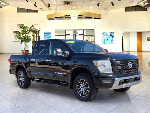 Super Black 2021 Nissan Titan SV