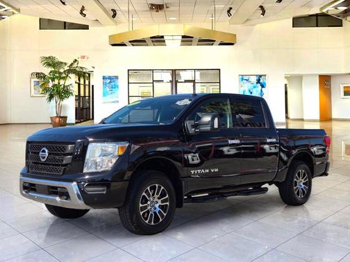 Super Black 2021 Nissan Titan SV